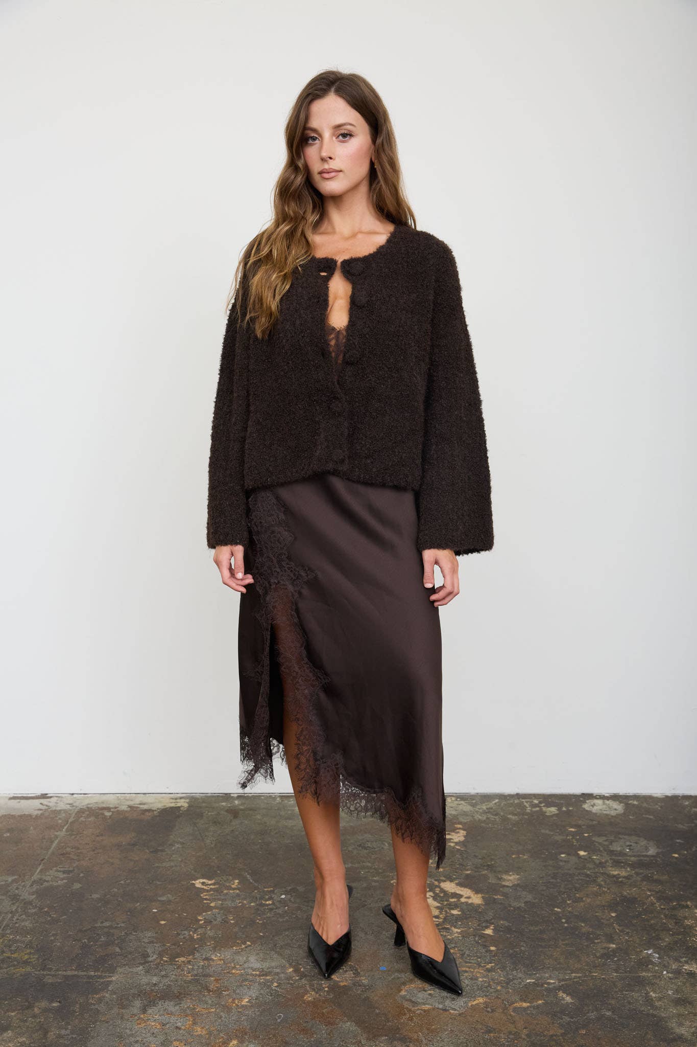 FUZZY KNIT BUTTON DOWN BOXY CARDIGAN SWEATER: CHOCOLATE BROWN