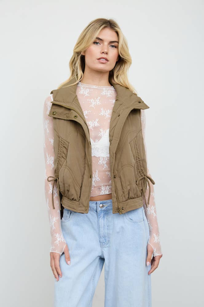 WAVE QUILTED SNAP-FRONT STAND COLLAR VEST: MOCHA