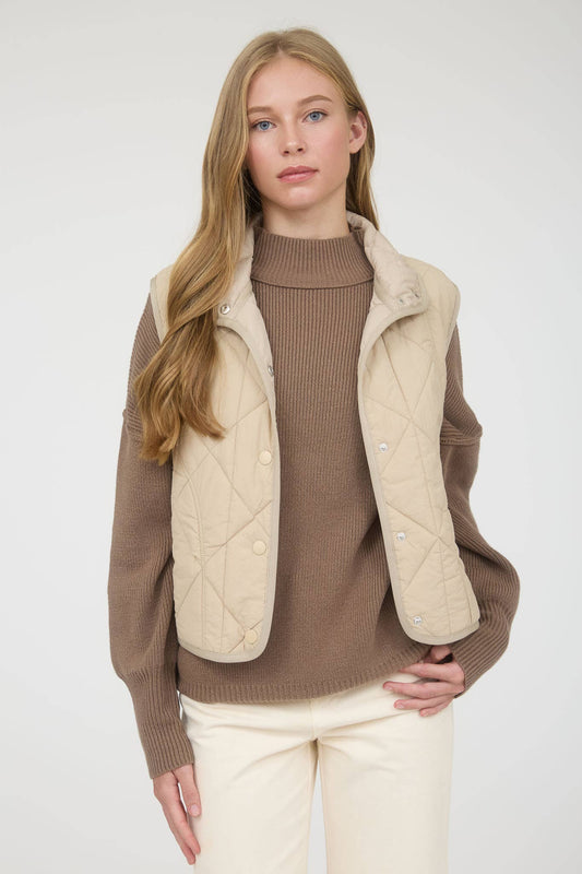 SNAP BUTTON QUILTED PUFFER VEST : KHAKI